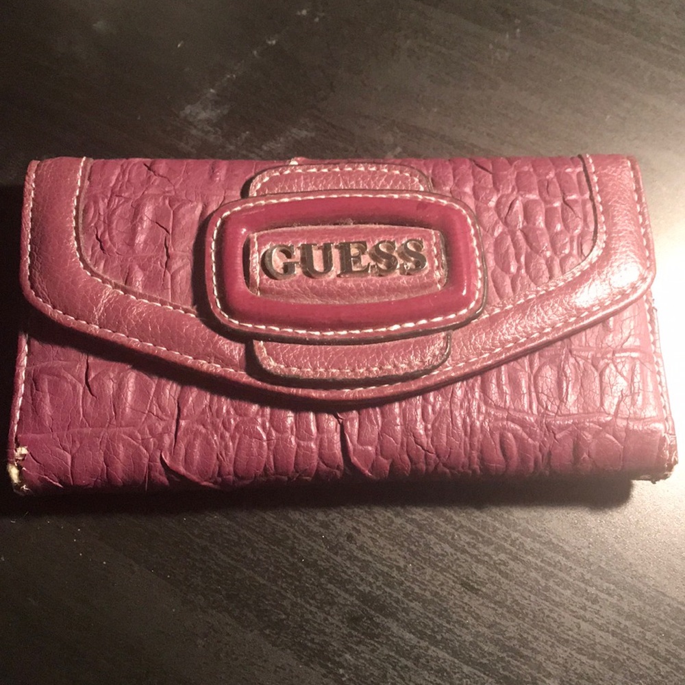 guess wallet